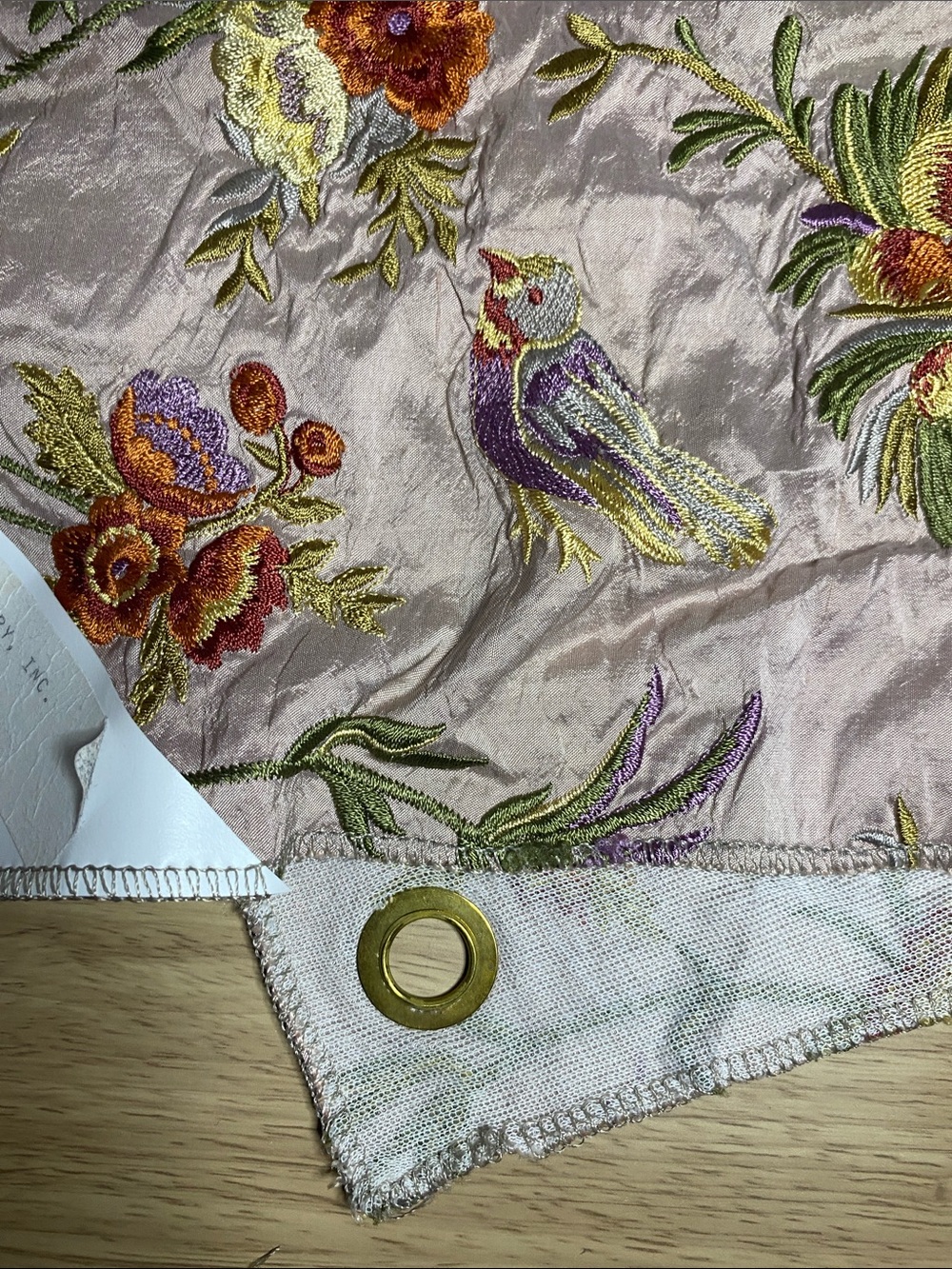 Hickory Tannery High-end designer embroidered silk drapery & upholstery fabric - Picture 5 of 12